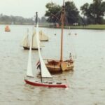 Jeder kann nach Herzenslust segeln. Wer will, kann dann noch die Nachtfahrt mitmachen.