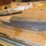 Der Kiel mit Füllstück aus Holz fertig zum Anschrauben.