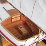 Feine Holzarbeit im Cockpit.